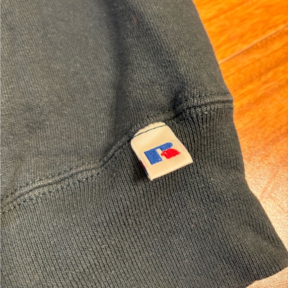 90s Russel Athletic Crewneck - Picture 2 of 6